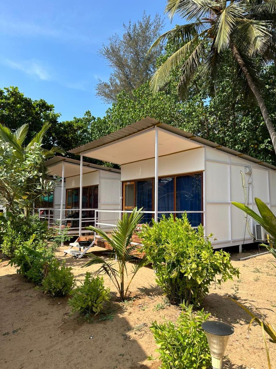 Mountain Palm Patnem Beach Exterior photo